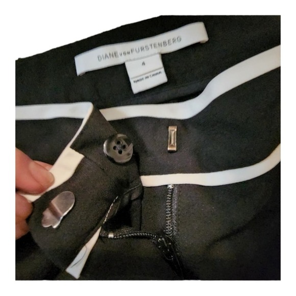 Diane von Furstenberg - Black w/ White Trim Shorts Sz 4 - Picture 4 of 7